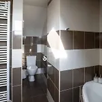 Lägenhet 150m² 4br Duplex Near Metro & Center Prag