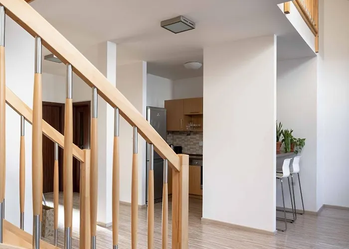 150m² 4br Duplex Near Metro & Center *