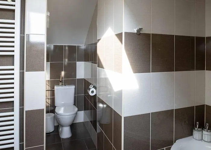 Apartmán 150m² 4br Duplex Near Metro & Center Praha