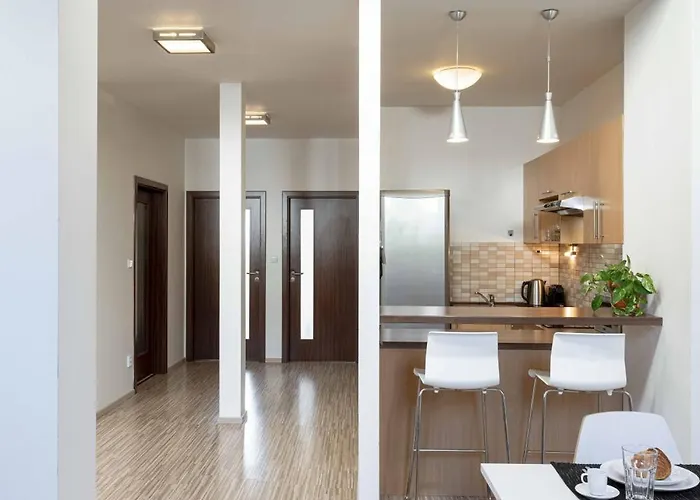 Apartmán 150m² 4br Duplex Near Metro & Center *