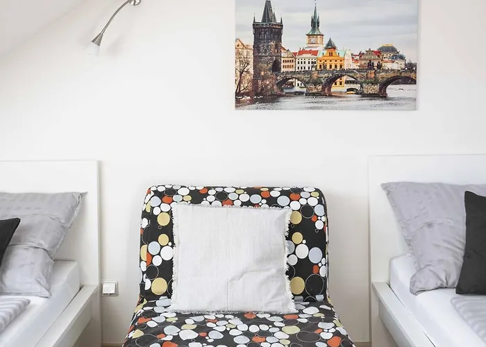 150m² 4br Duplex Near Metro & Center Praha