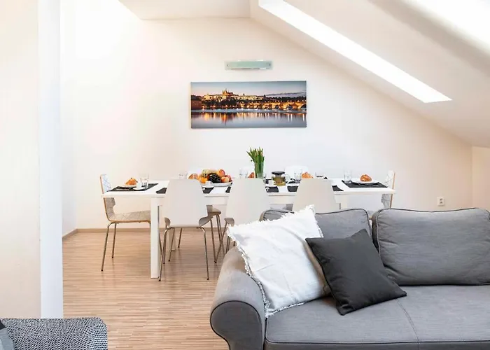 150m² 4br Duplex Near Metro & Center Praha