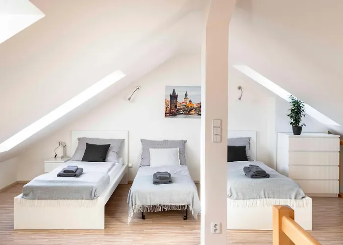 150m² 4br Duplex Near Metro & Center * Praha