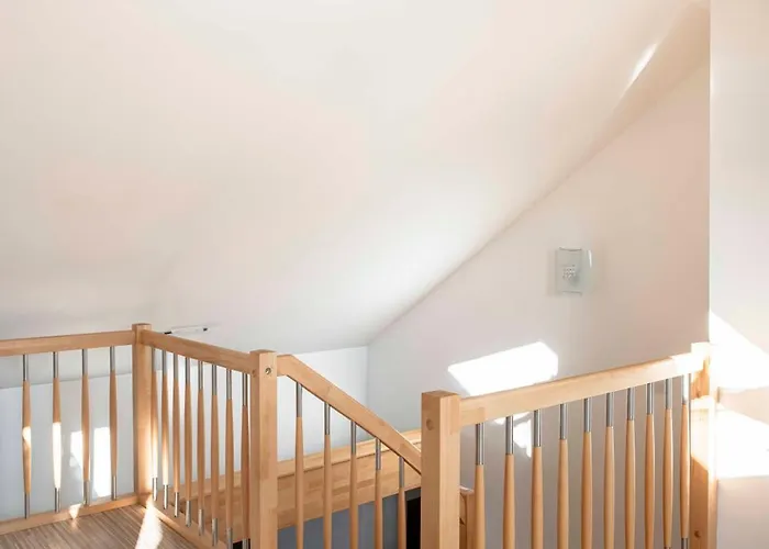 150m² 4br Duplex Near Metro & Center Praha