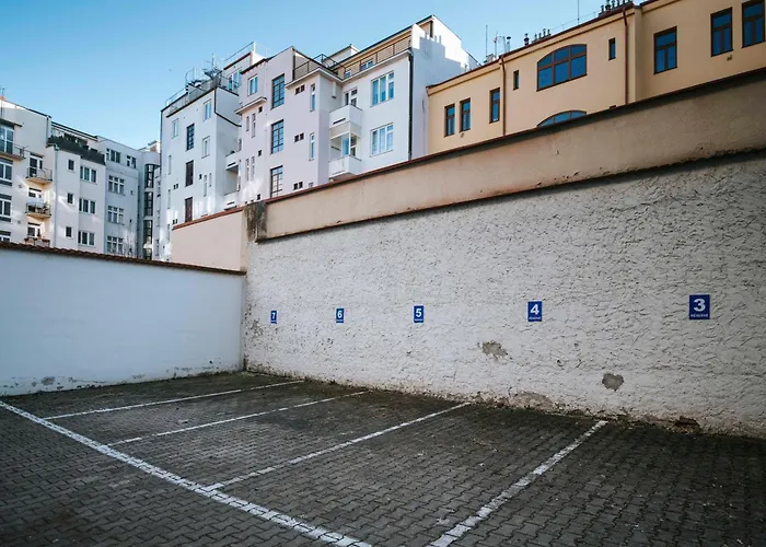 150m² 4br Duplex Near Metro & Center *