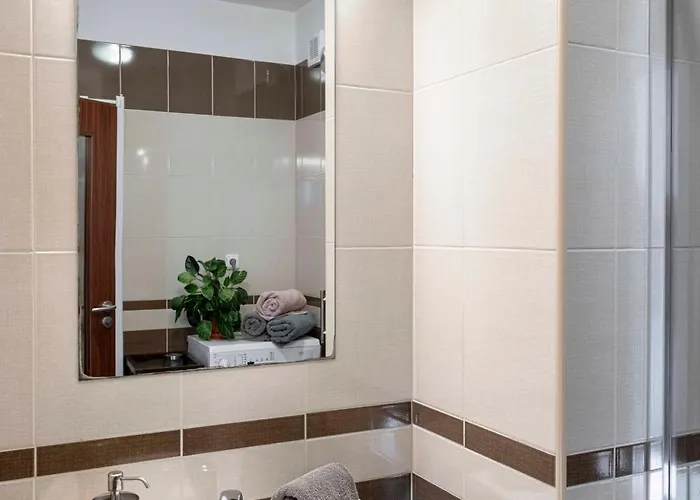 Apartmán 150m² 4br Duplex Near Metro & Center Praha