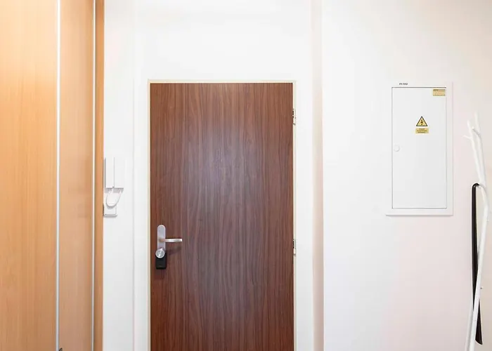 150m² 4br Duplex Near Metro & Center Apartmán