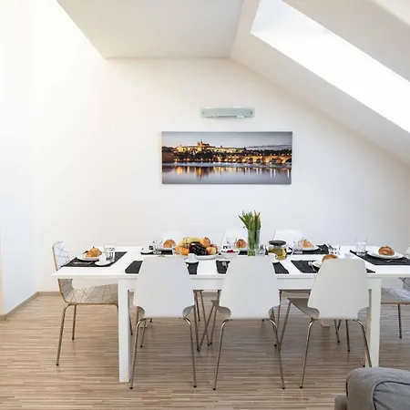 Lägenhet 150m² 4br Duplex Near Metro & Center