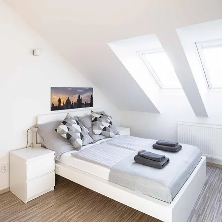 Lägenhet 150m² 4br Duplex Near Metro & Center