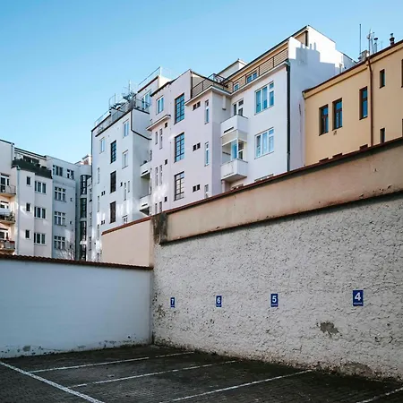 Lägenhet 150m² 4br Duplex Near Metro & Center