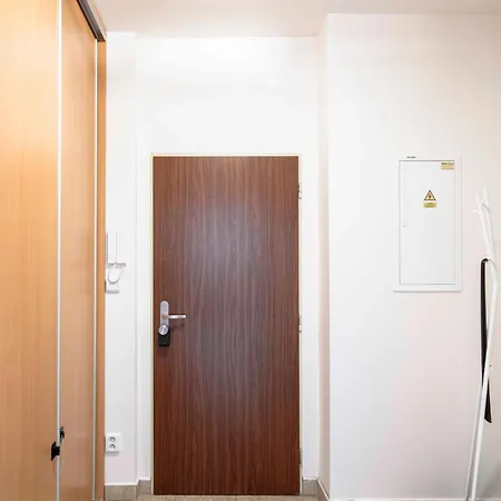 150m² 4br Duplex Near Metro & Center Lägenhet