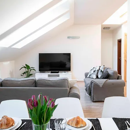Lägenhet 150m² 4br Duplex Near Metro & Center *